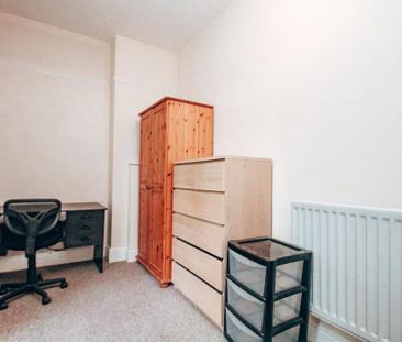 8 bedroom private hall to rent - Photo 2