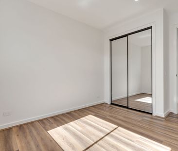 Elegant Family Home! - Photo 3