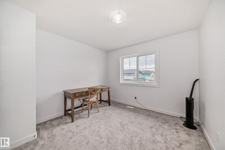 5 Bed Whole House | Mc Conachie | Double Garage • Fenced Yard | Pet Friendly - Photo 3