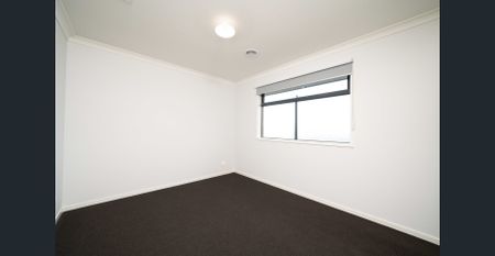 Double-Storey Family Home in Point Cook's Life Estate - Photo 3