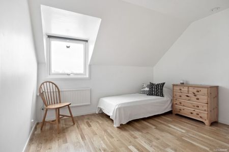 Nyrenoverat radhus för 3-4 personer i Stockholms kommun - Photo 4