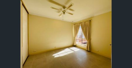 Unbeatable Convenience in a Sought-After Area - Photo 3