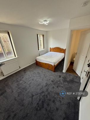 4 bedroom terraced house to rent - Photo 1