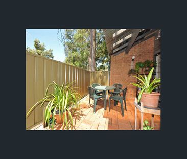 Two Bedrooms Townhouse With Floorboard - Photo 2