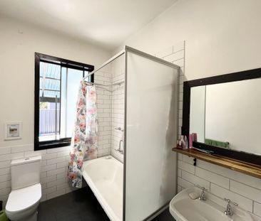 It's Easy, Living Here! - Photo 5