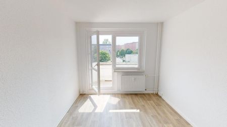 Neu sanierte 3-Raum-Wohnung mit Einbauküche - Foto 4