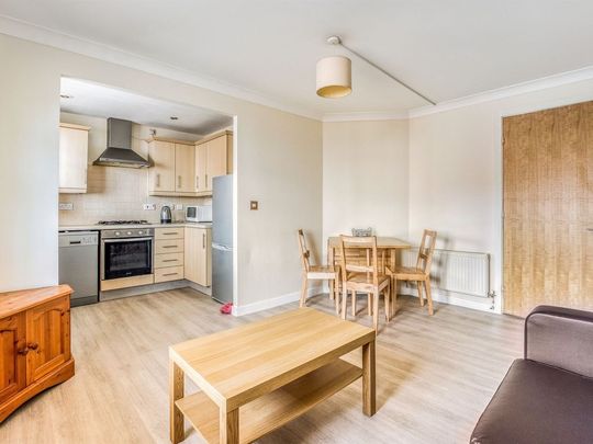 3 Bed Student Accommodation - Photo 1