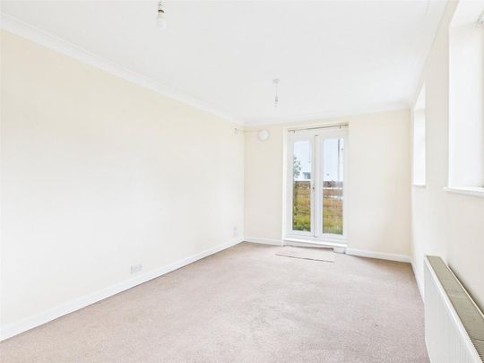 3 bedroom apartment to rent - Photo 1