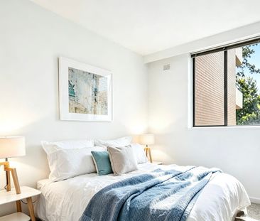 Spacious & Light-Filled Apartment with Air Conditioning in Prime Ke... - Photo 3