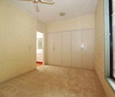 ELSTERNWICK LIVING - Photo 1
