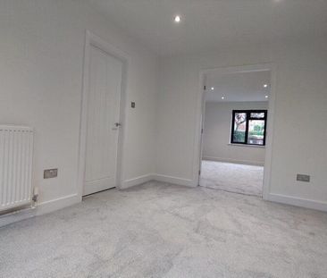 4 bedroom detached house to rent - Photo 6