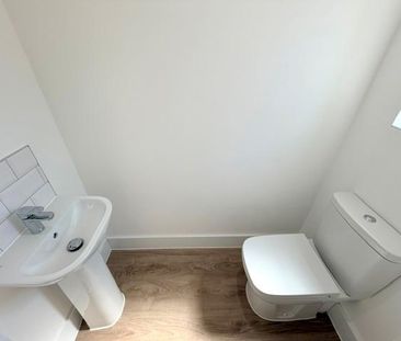 3 bedroom detached house to rent - Photo 5