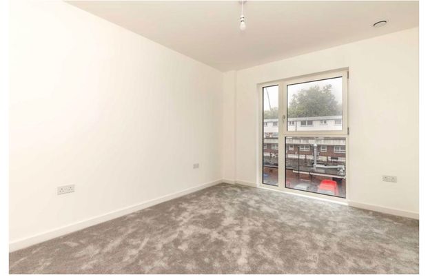 4 Bed Maisonette, Castle Street, E13 - Photo 1