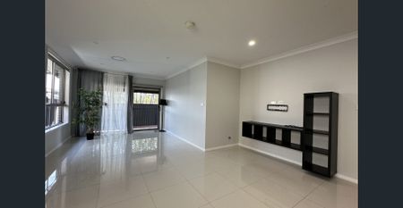 Spacious and Beautifully Designed Family Home - Photo 2