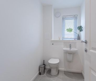 4 Bed Semi-Detached House, Broomfield Gate, G21 - Photo 6