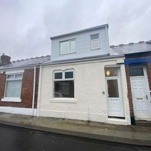 3 bed terraced house to rent in Ancona Street, Sunderland, SR4 - Photo 2