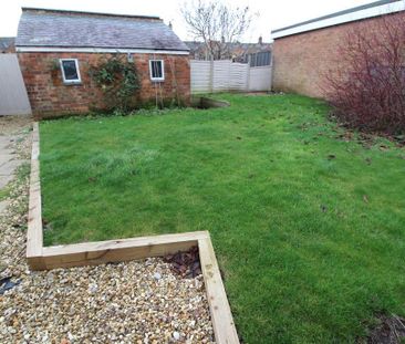 2 bedroom semi-detached house to rent - Photo 5