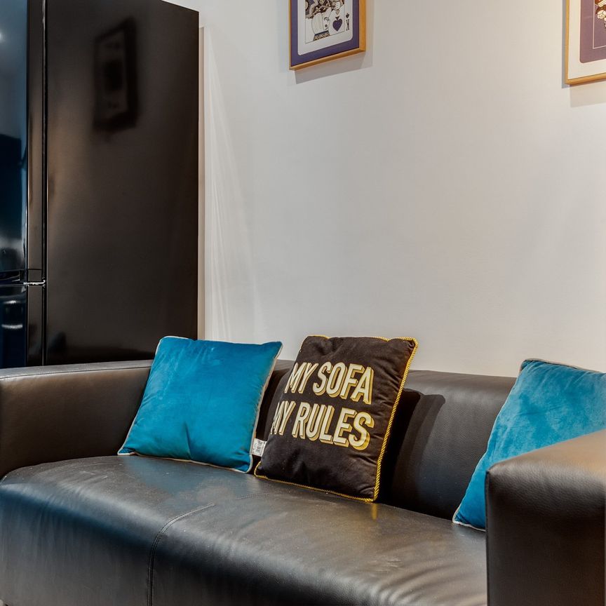 👀🤩 Boutique Luxury STUDIO & Double Ensuite L9 Rm6 Studio top floor w/ Kitchenette - Photo 1