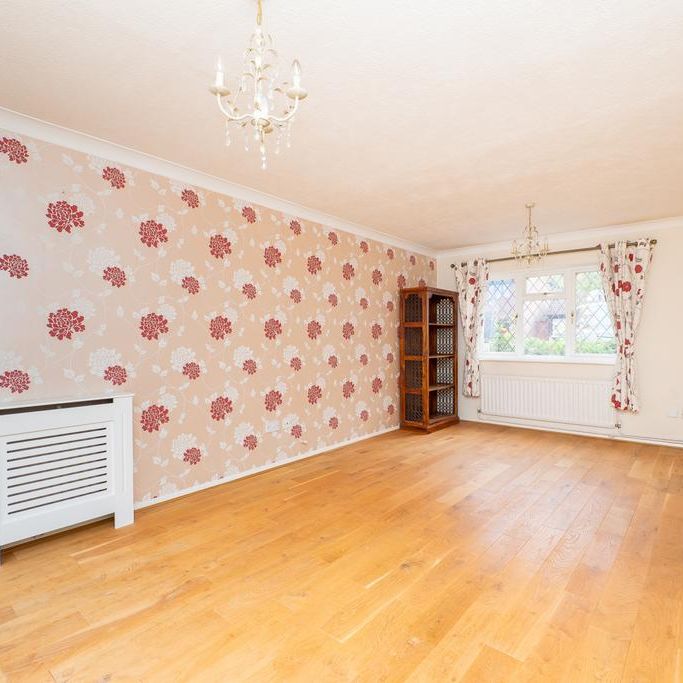 4 bedroom detached house to rent - Photo 1