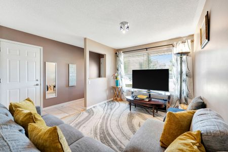 For Lease - 39 Marilyn Court, Hamilton, Ontario - Photo 2