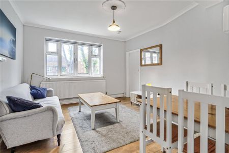 3 bedroom flat to rent - Photo 2