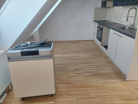 3-er WGs aufgepasst! Große Dachgeschoss-Wohnung mit Terrasse in der Muhrengasse! - Photo 3