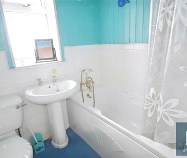 2 bedroom end of terrace house to rent - Photo 6