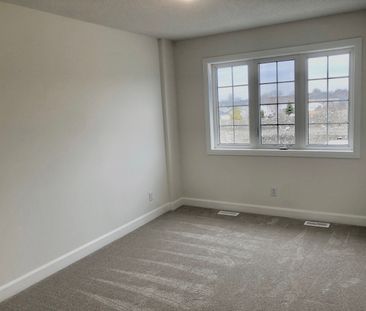 1518 Scarlet St, Kingston, ON K7K 0H6 - Photo 5