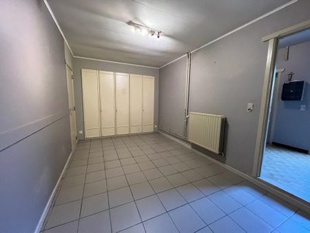 Gelijkvloers appartement met 2 slpks en garage op wandelafstand van het centrum! - Foto 3