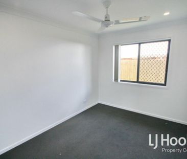 Quiet Street - Walk to Buxton Parkland - Two Living Zones - Photo 2