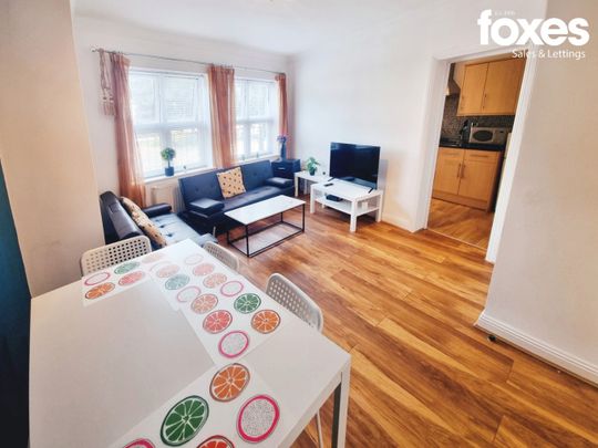 2 bed flat to rent in 16-17 The Triangle, Bournemouth, Dorset, BH2 5RY - Photo 1