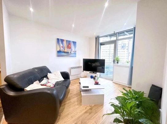 2 bedroom flat to rent - Photo 1