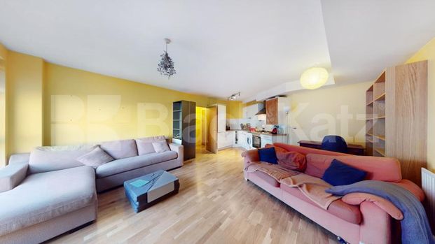 Spacious 1 bedroom property located within a modern build in Dalston - Photo 1