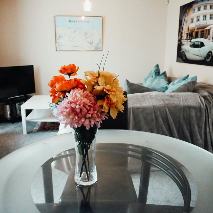 2 Bed Flat, Tavistock Close, LS12 - Photo 1