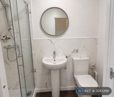 4 bedroom terraced house to rent - Photo 6