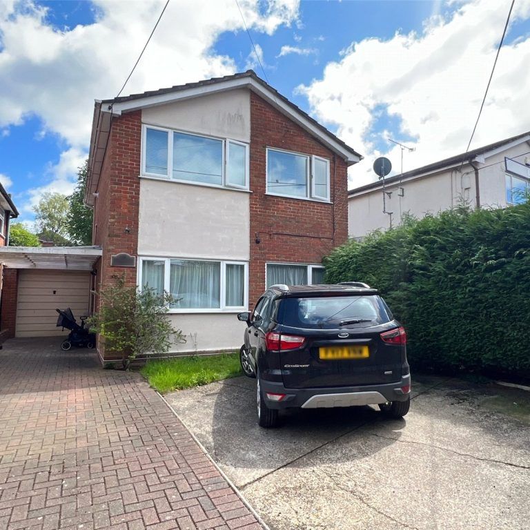 3 Bedroom House - Lower New Road, West End - Photo 1