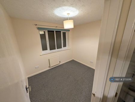 3 bedroom semi-detached house to rent - Photo 3