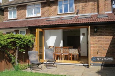 3 bedroom semi-detached house to rent - Photo 3