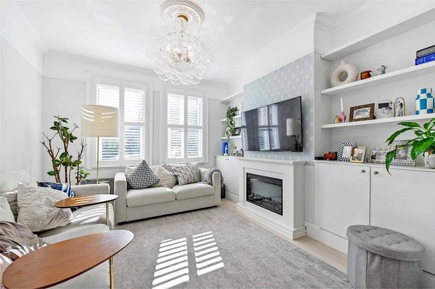 4 bedroom terraced house to rent - Photo 1