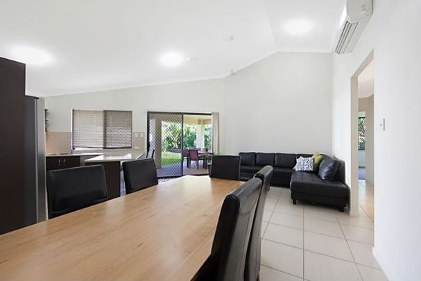 8 Browning Street, Mount Louisa - Photo 1