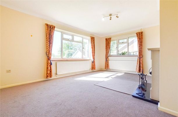 3 bedroom detached bungalow to rent - Photo 1