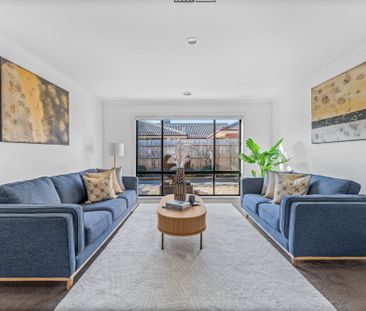 Timeless 4 bedroom Family Living in Leafy Berwick - available now. - Photo 2