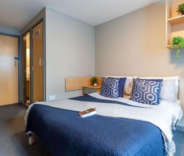 1 bedroom in a flat share to rent - Photo 3