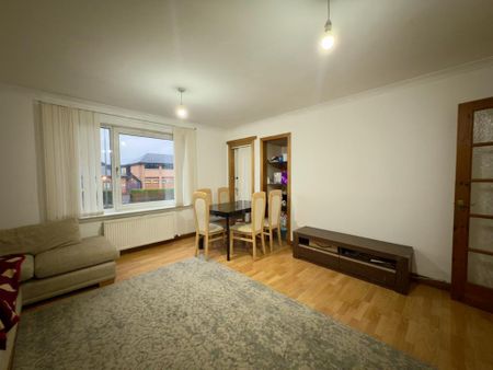 3 bedroom flat to rent - Photo 2
