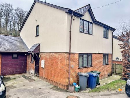 1 bedroom in a house share to rent - Photo 4