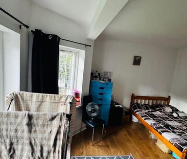 2 bedroom semi-detached house to rent - Photo 6