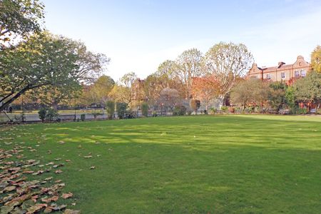 Queens Club Gardens, West Kensington, W14 flat to rent - Photo 5