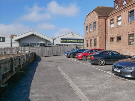 2 bedroom apartment to rent - Photo 5