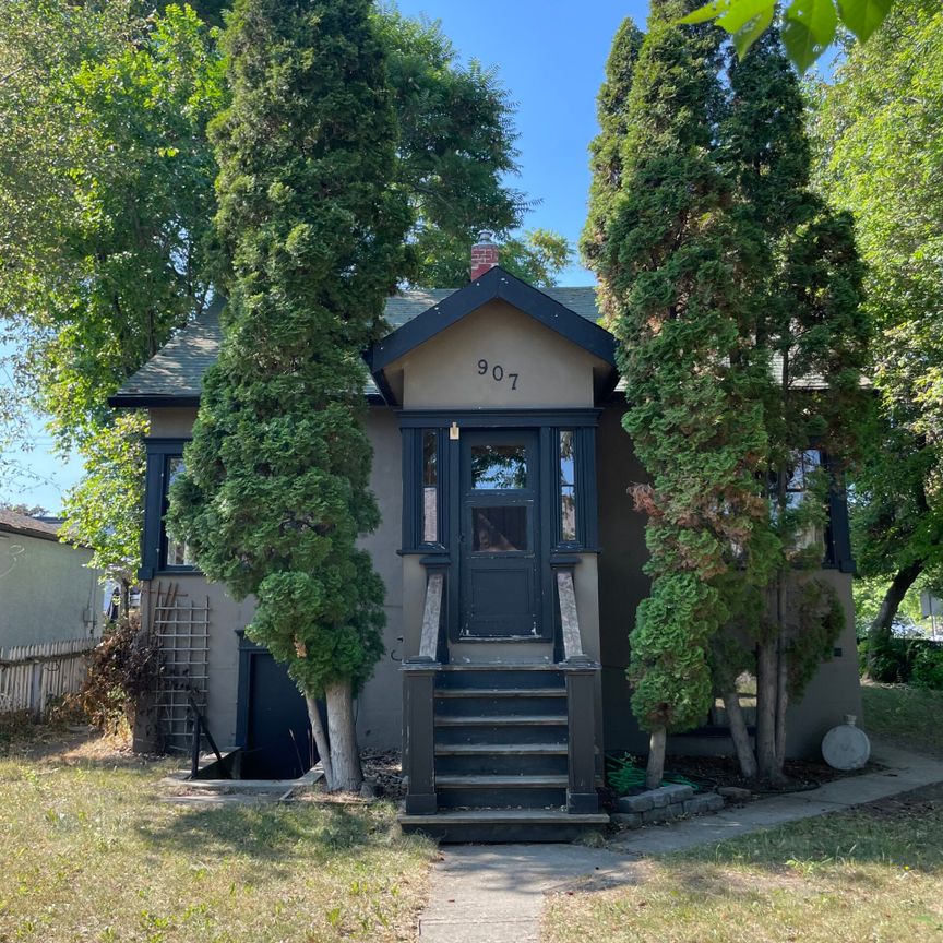 2 Bdrm Main Floor: Downtown Kelowna - Photo 1