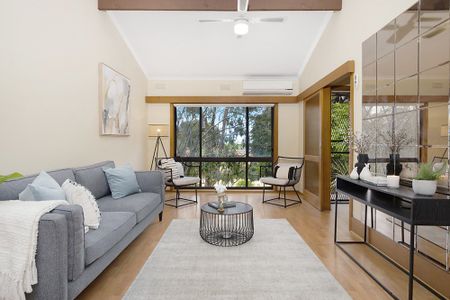 2/106 Brown Street, Heidelberg VIC 3084 - Photo 2